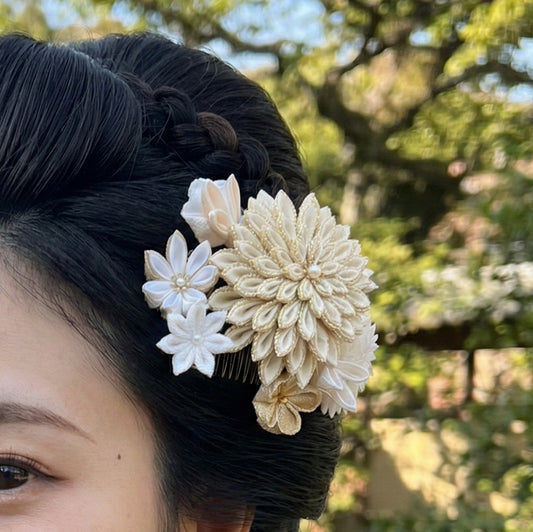 "Azabu" Gold Cloth Chrysanthemum Comb (Single Item)