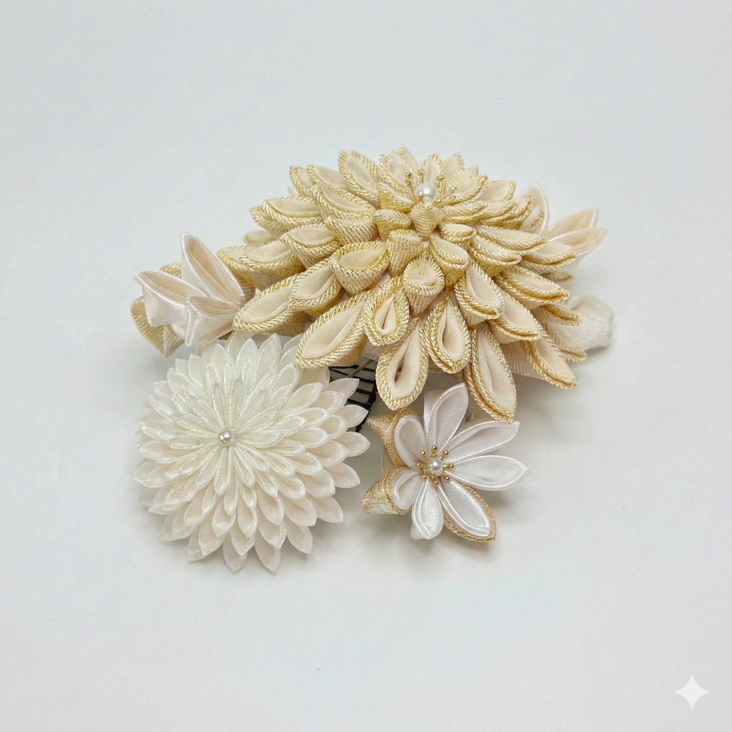 "Azabu" Gold Cloth Chrysanthemum Comb (Single Item)