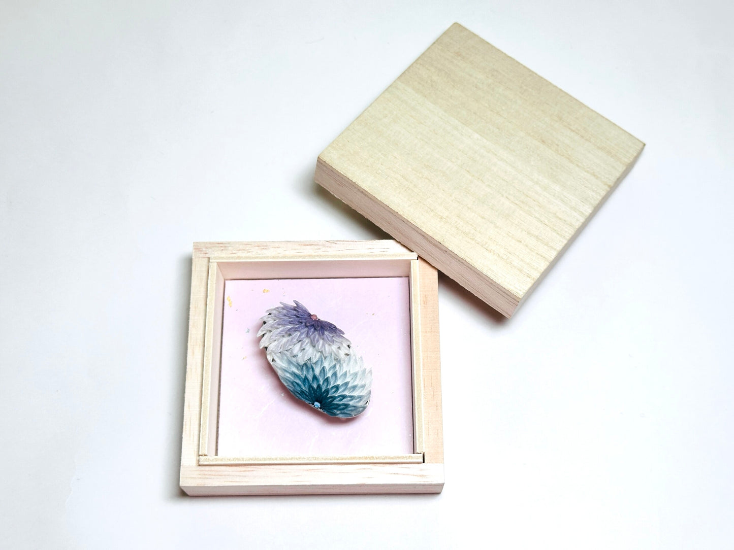 「たまゆら」鈴鹿色墨で染めた帯留