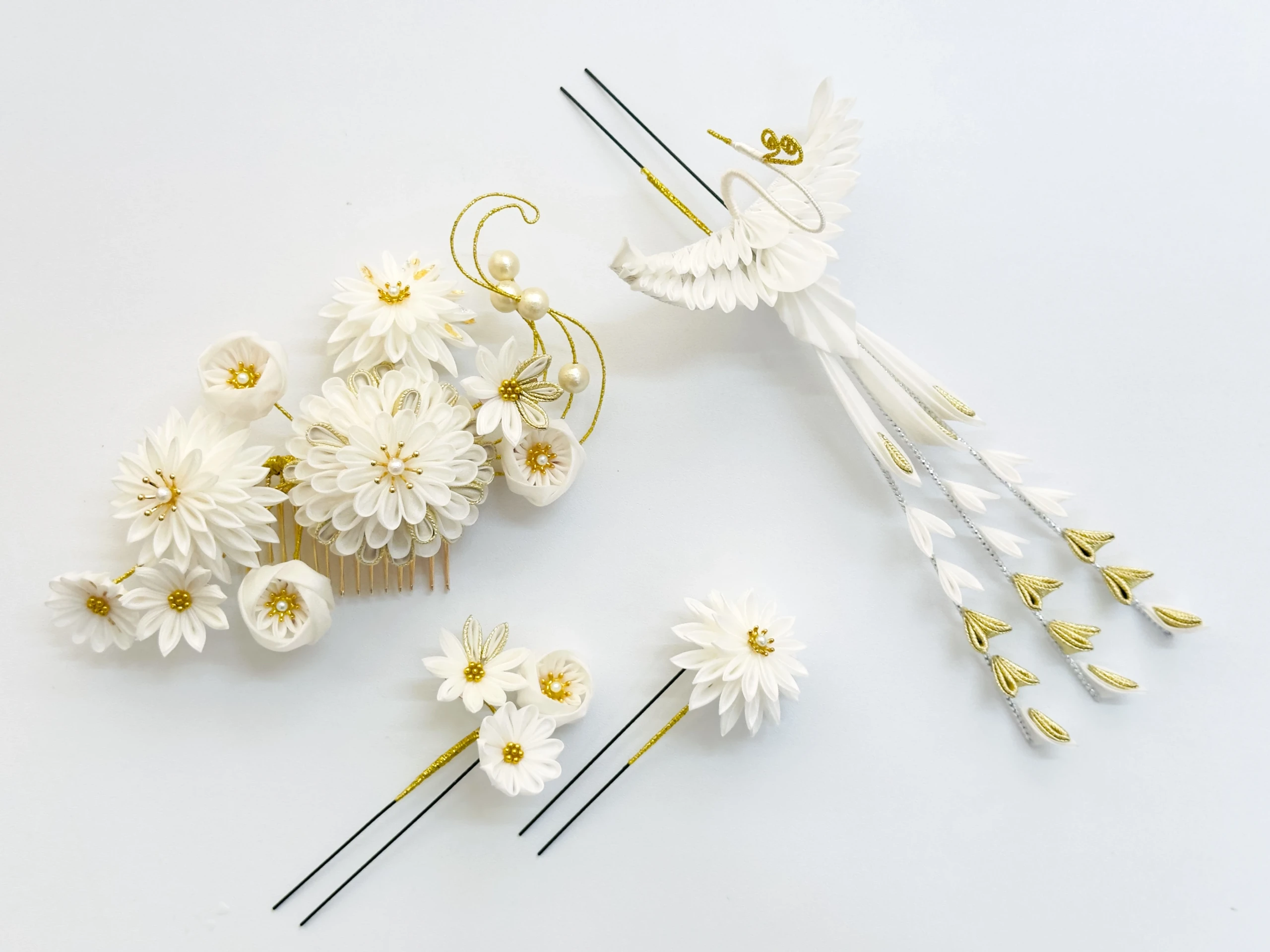 Kora様オーダー つまみ細工 着物に合わせて作る】つまみ細工髪飾り🏵 | 大輪の髪飾り
